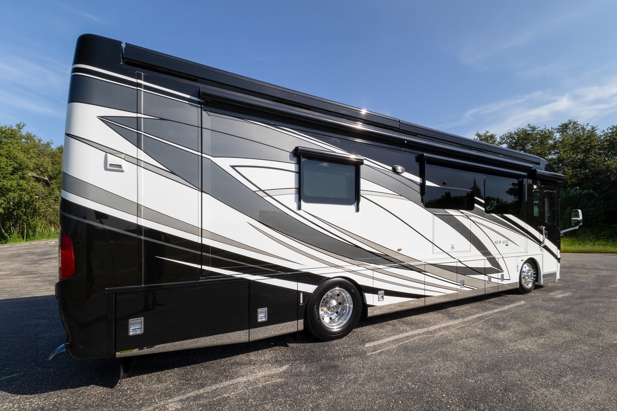2021 Newmar New Aire 3543 gallery image-4