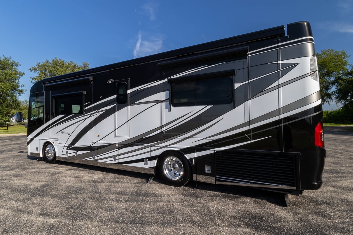 2021 Newmar New Aire 3543 gallery image-8