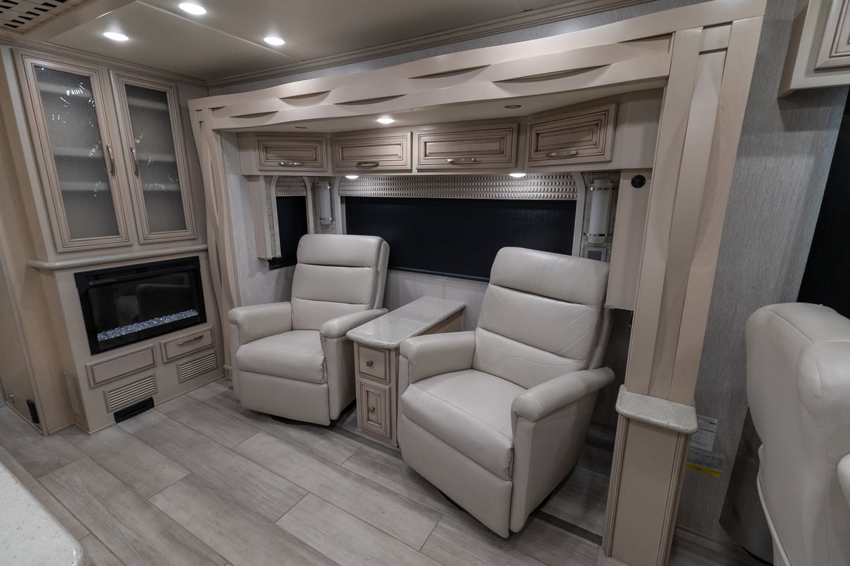 2021 Newmar New Aire 3543 gallery image-15