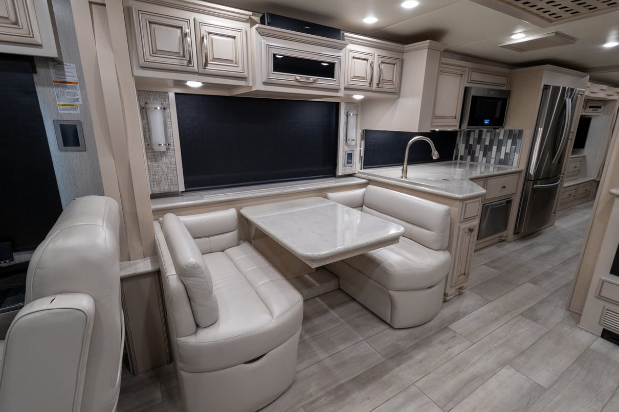 2021 Newmar New Aire 3543 gallery image-16