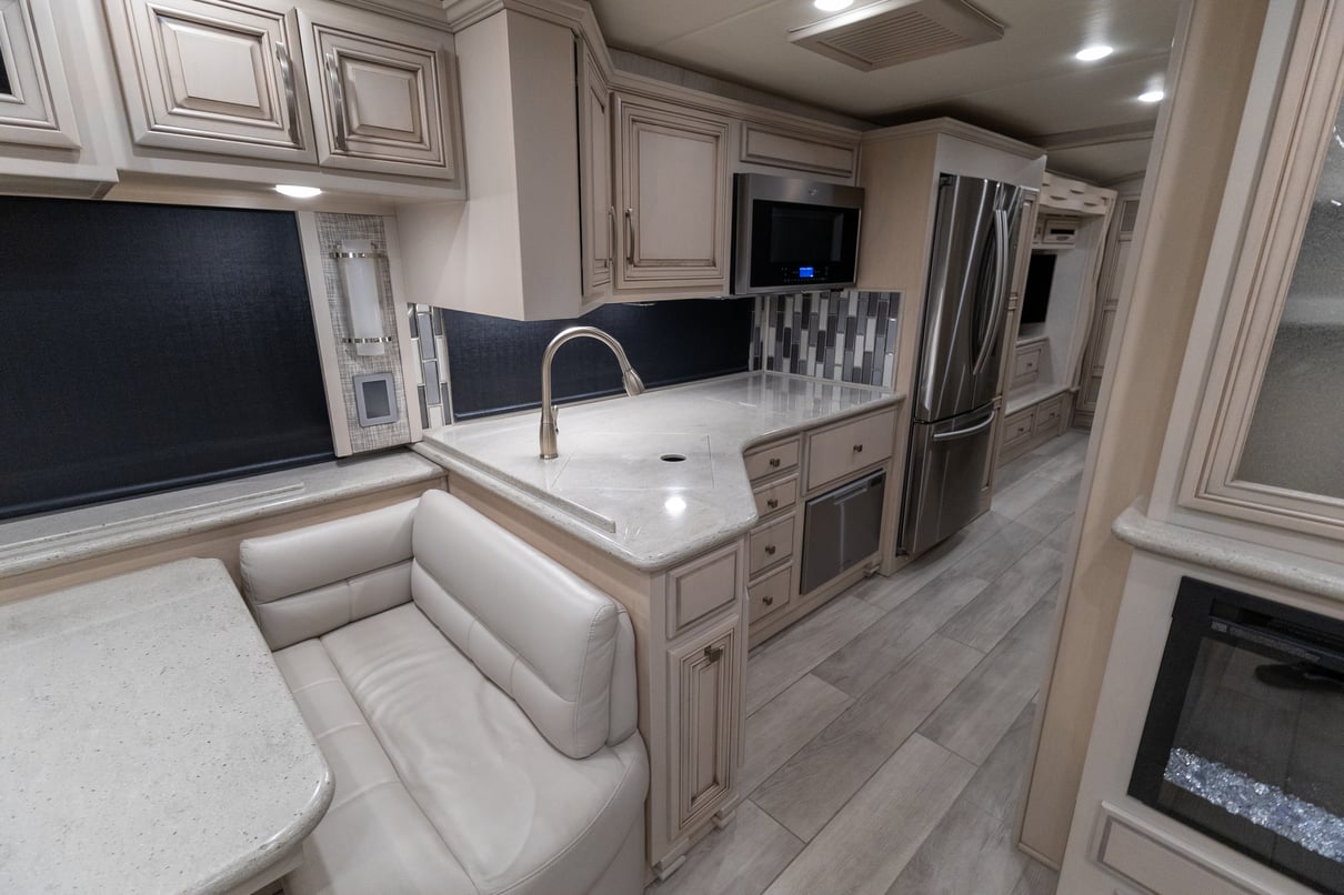 2021 Newmar New Aire 3543 gallery image-17