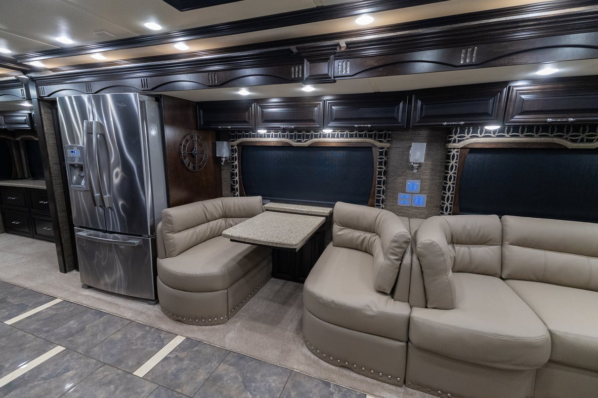 2015 Newmar Mountain Aire 4553 gallery image-16