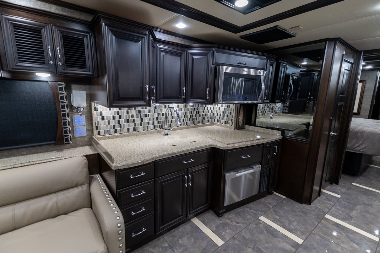 2015 Newmar Mountain Aire 4553 gallery image-18