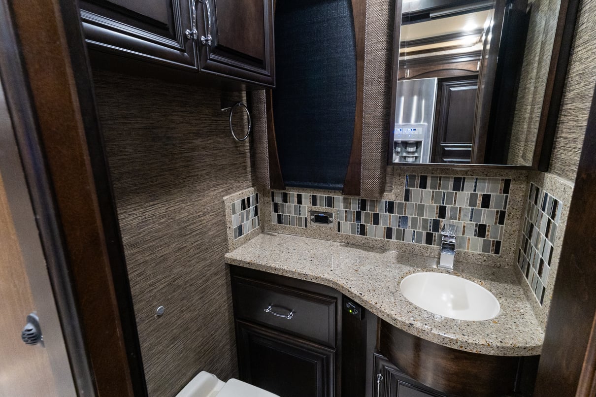 2015 Newmar Mountain Aire 4553 gallery image-22
