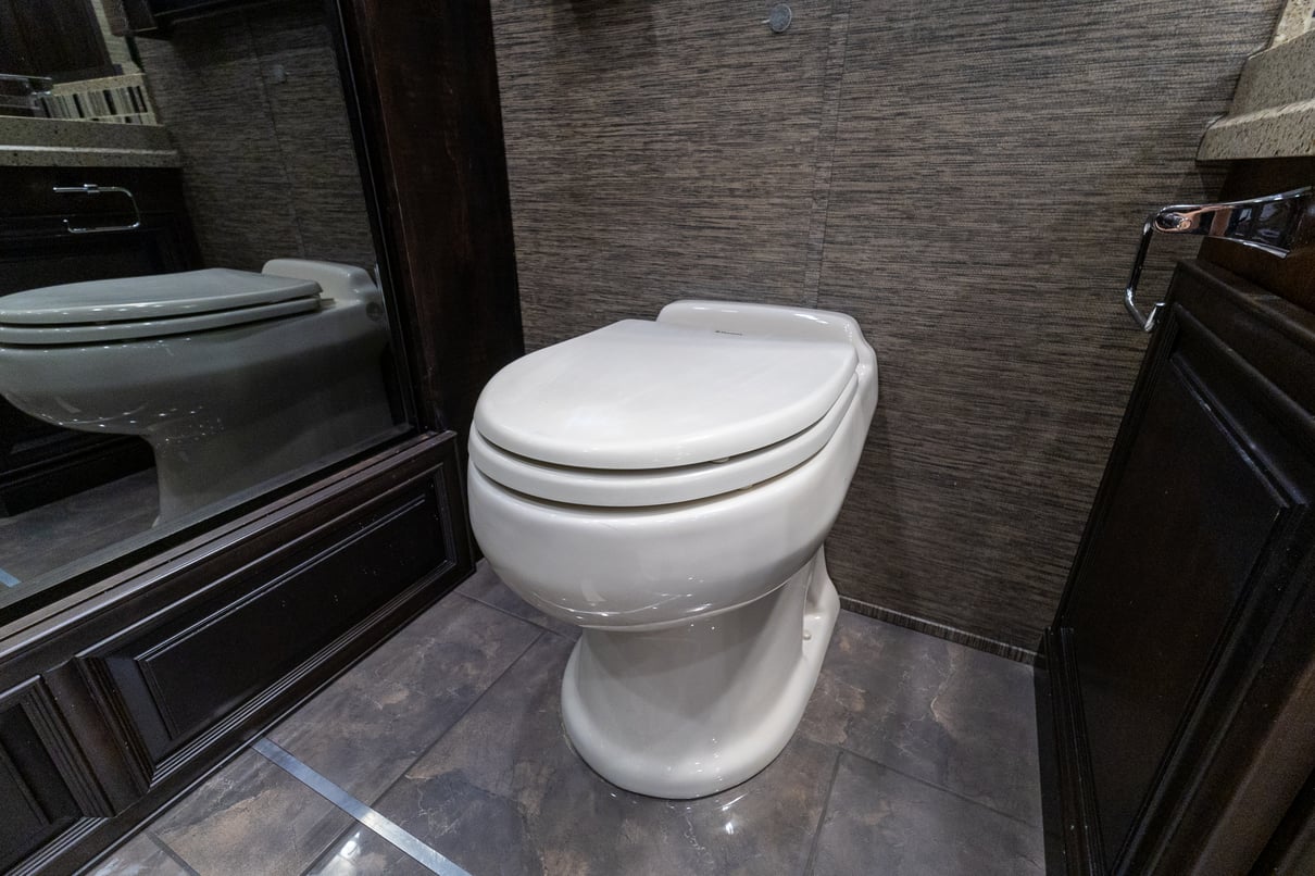 2015 Newmar Mountain Aire 4553 gallery image-32