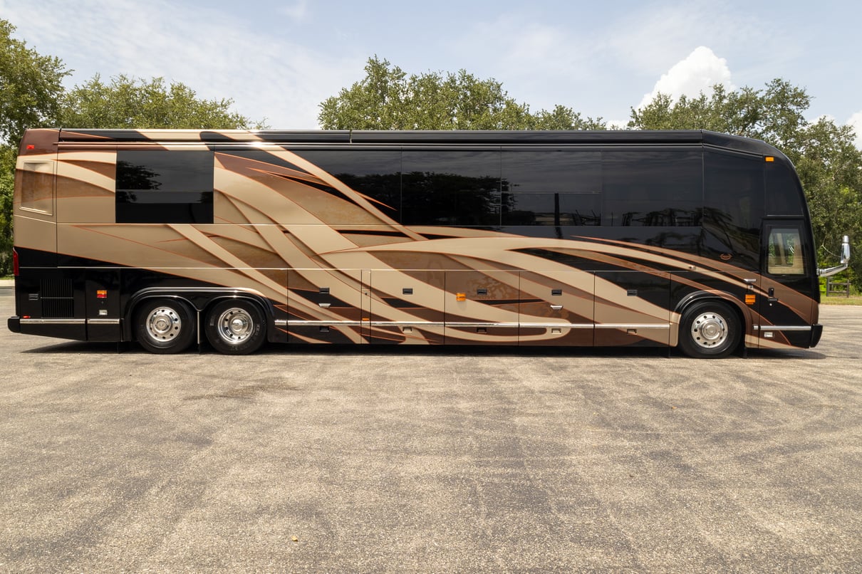 2017 Prevost Marathon H3 45 gallery image-3