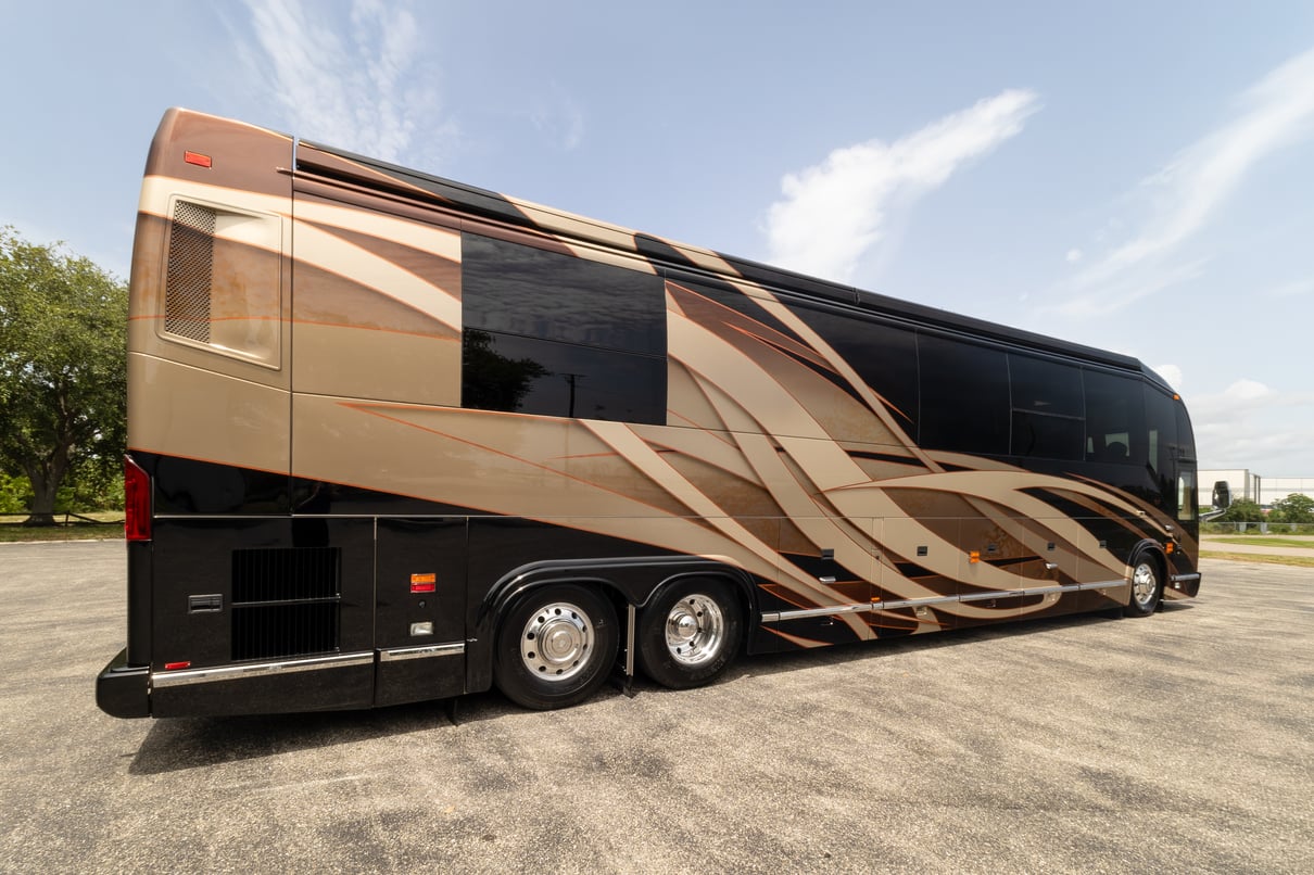 2017 Prevost Marathon H3 45 gallery image-4