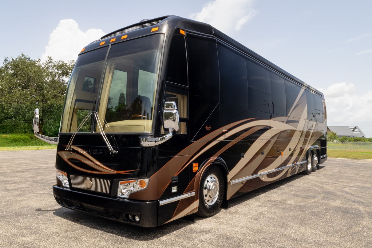 2017 Prevost Marathon H3 45 gallery image-11