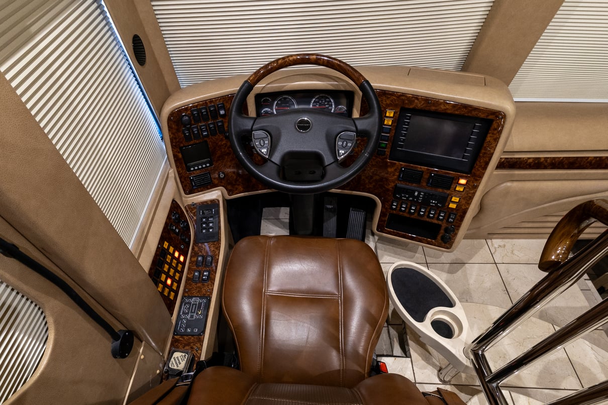 2017 Prevost Marathon H3 45 gallery image-13