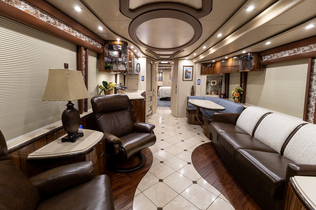 2017 Prevost Marathon H3 45 gallery image-14