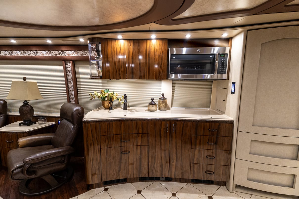 2017 Prevost Marathon H3 45 gallery image-17