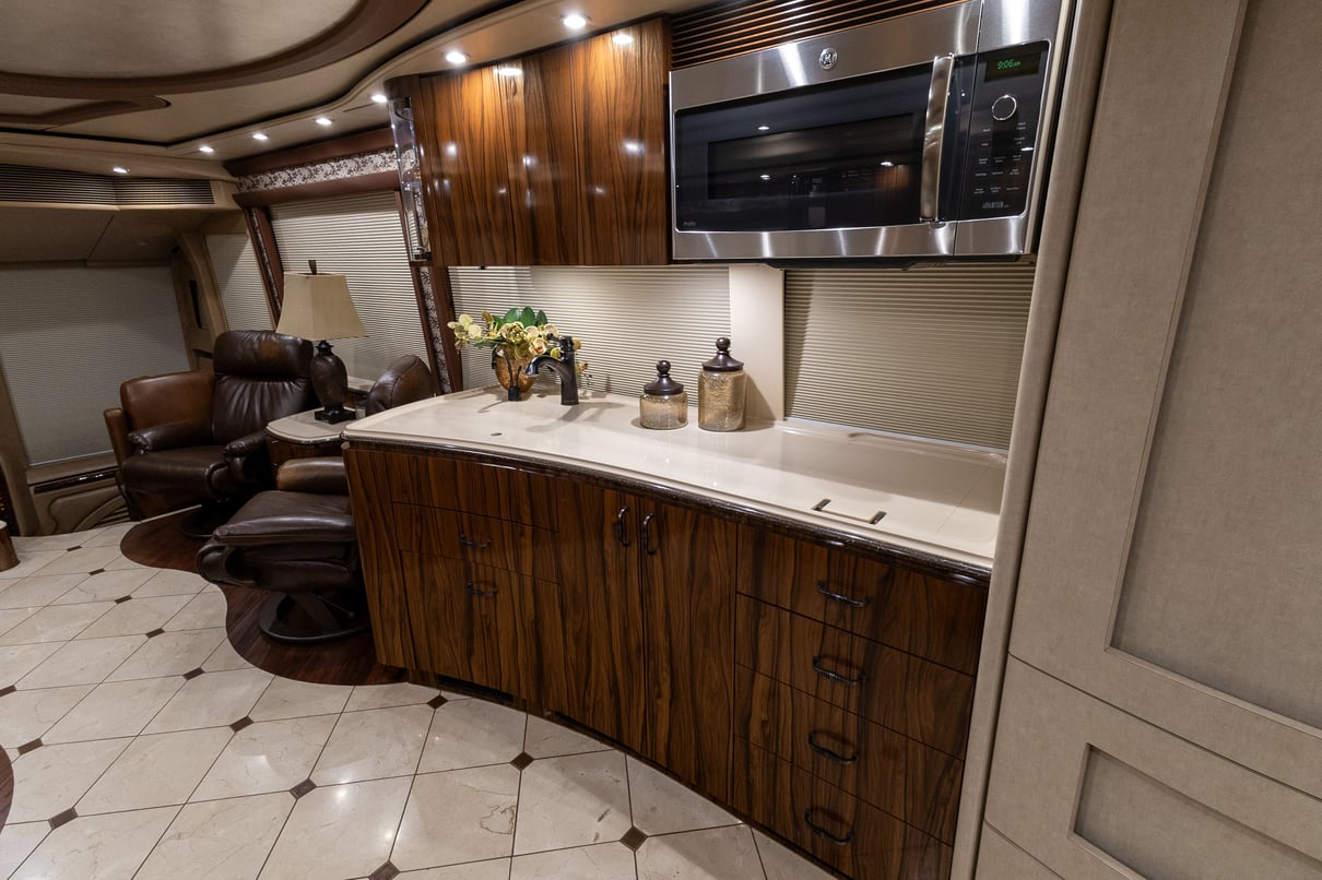 2017 Prevost Marathon H3 45 gallery image-18