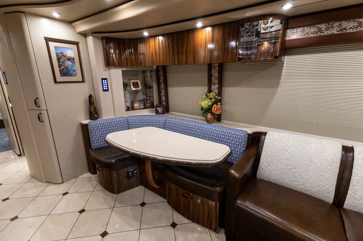 2017 Prevost Marathon H3 45 gallery image-20