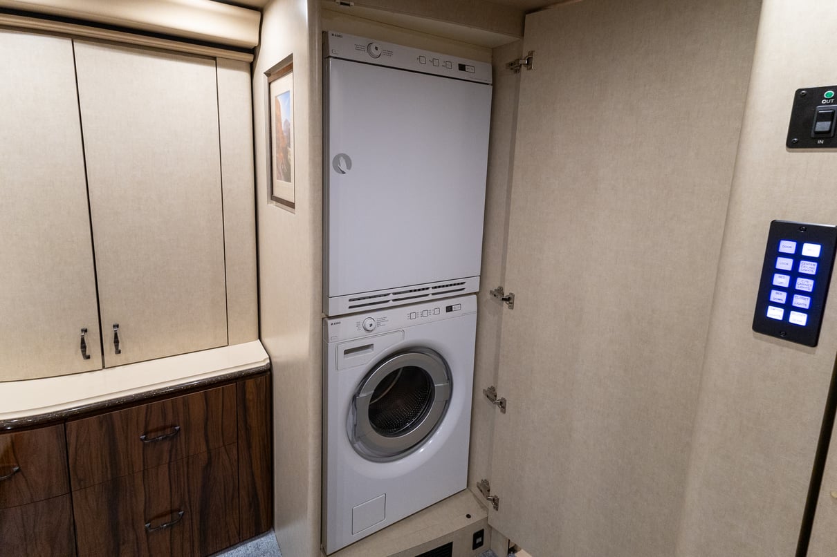 2017 Prevost Marathon H3 45 gallery image-31