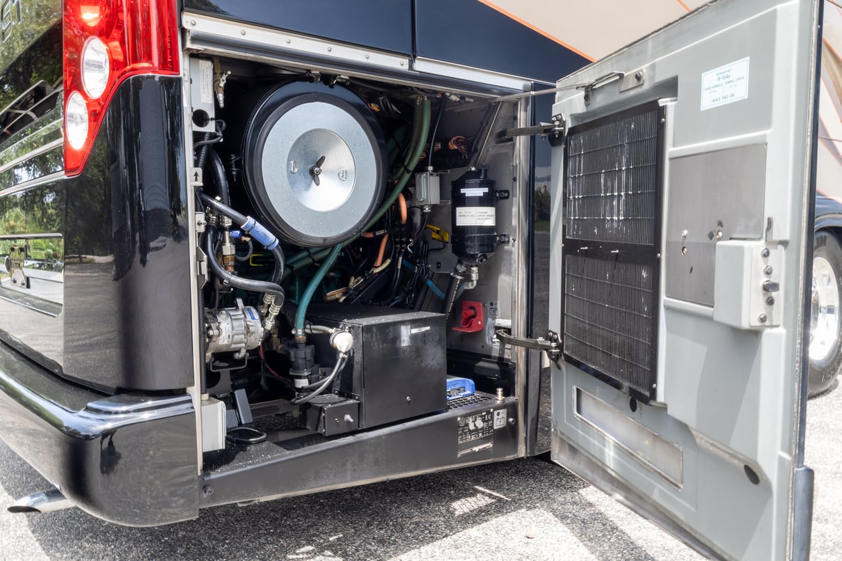 2017 Prevost Marathon H3 45 gallery image-34