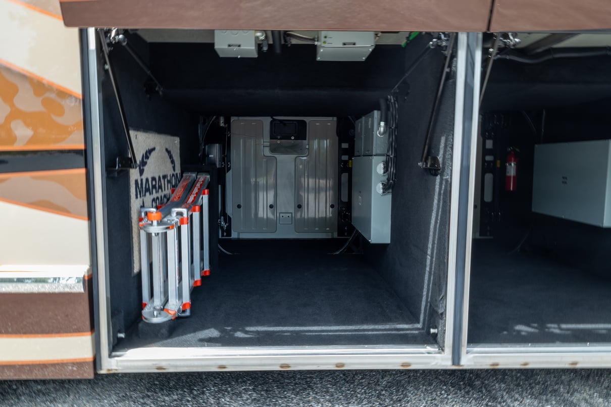 2017 Prevost Marathon H3 45 gallery image-38