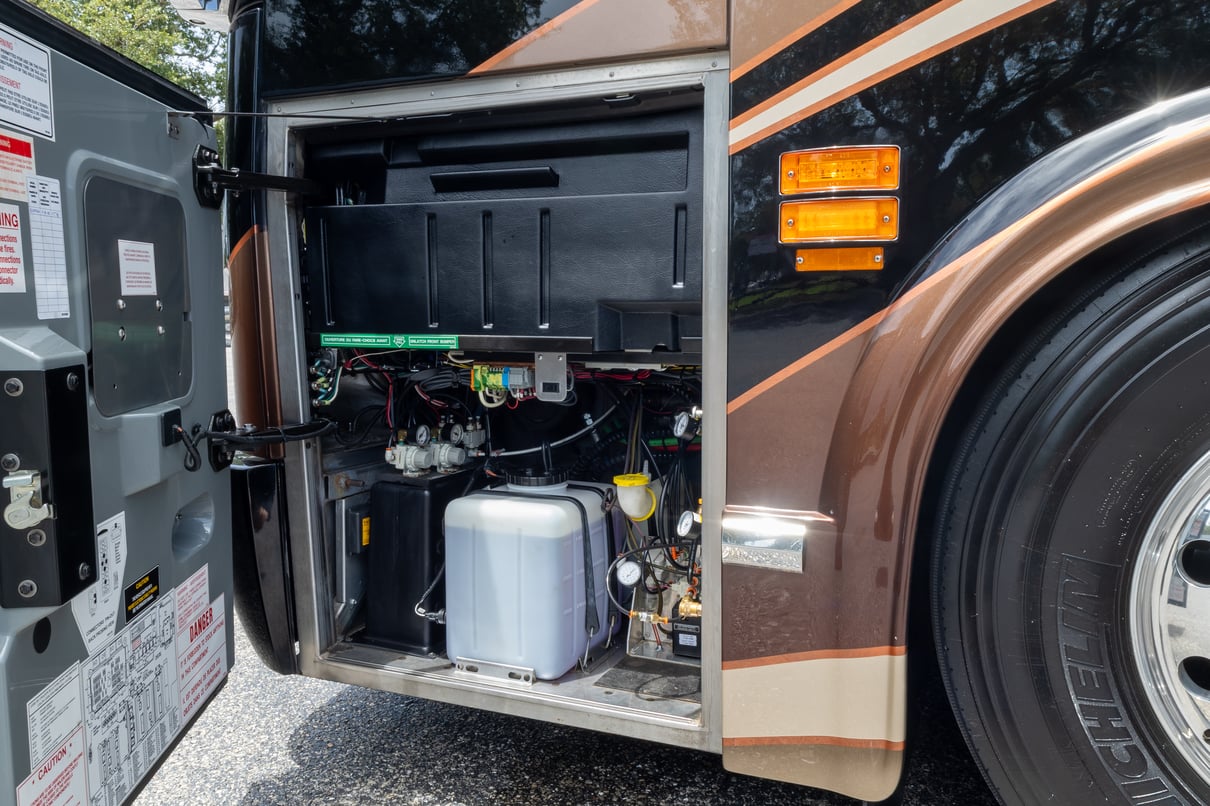 2017 Prevost Marathon H3 45 gallery image-40