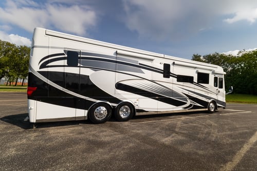 2024 Newmar Essex 4551