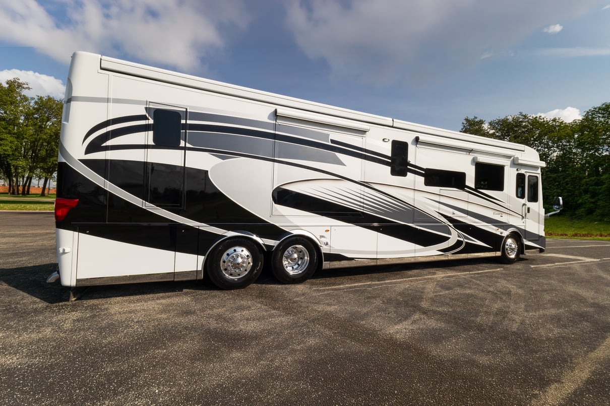 2024 Newmar Essex 4551 gallery image-4