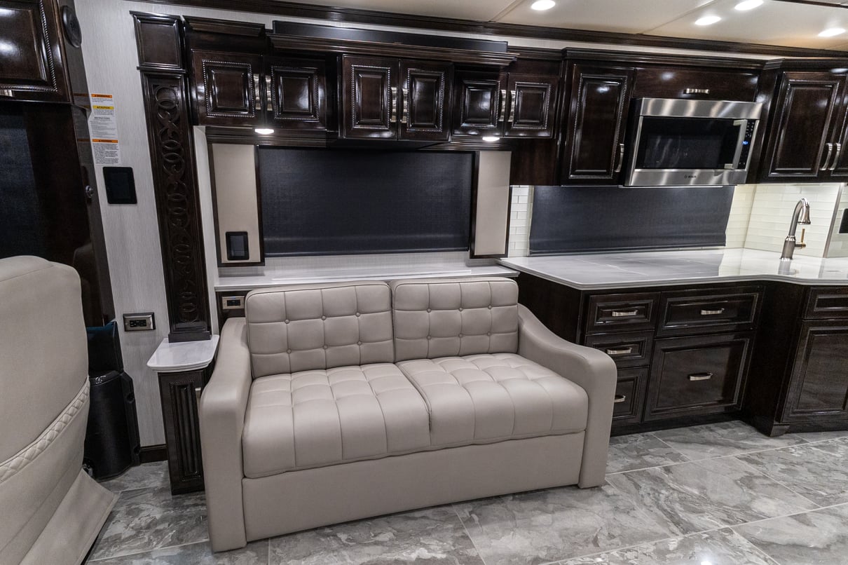 2024 Newmar Essex 4551 gallery image-18