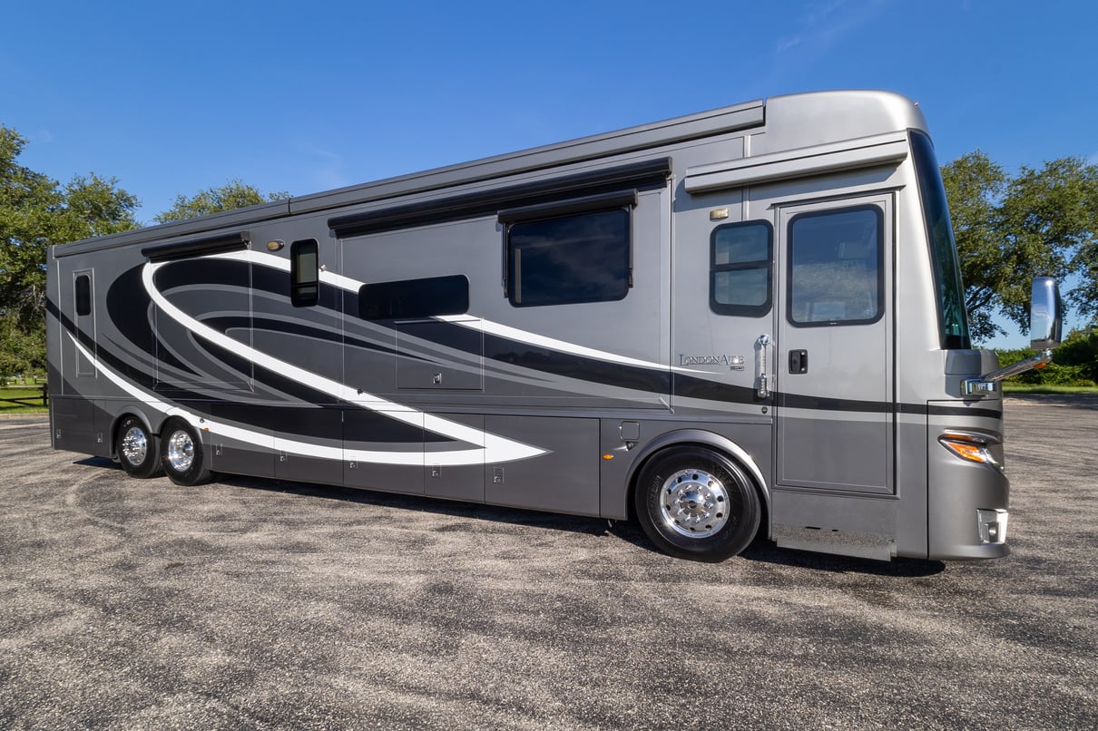 2019 Newmar London Aire 4551 gallery image-2