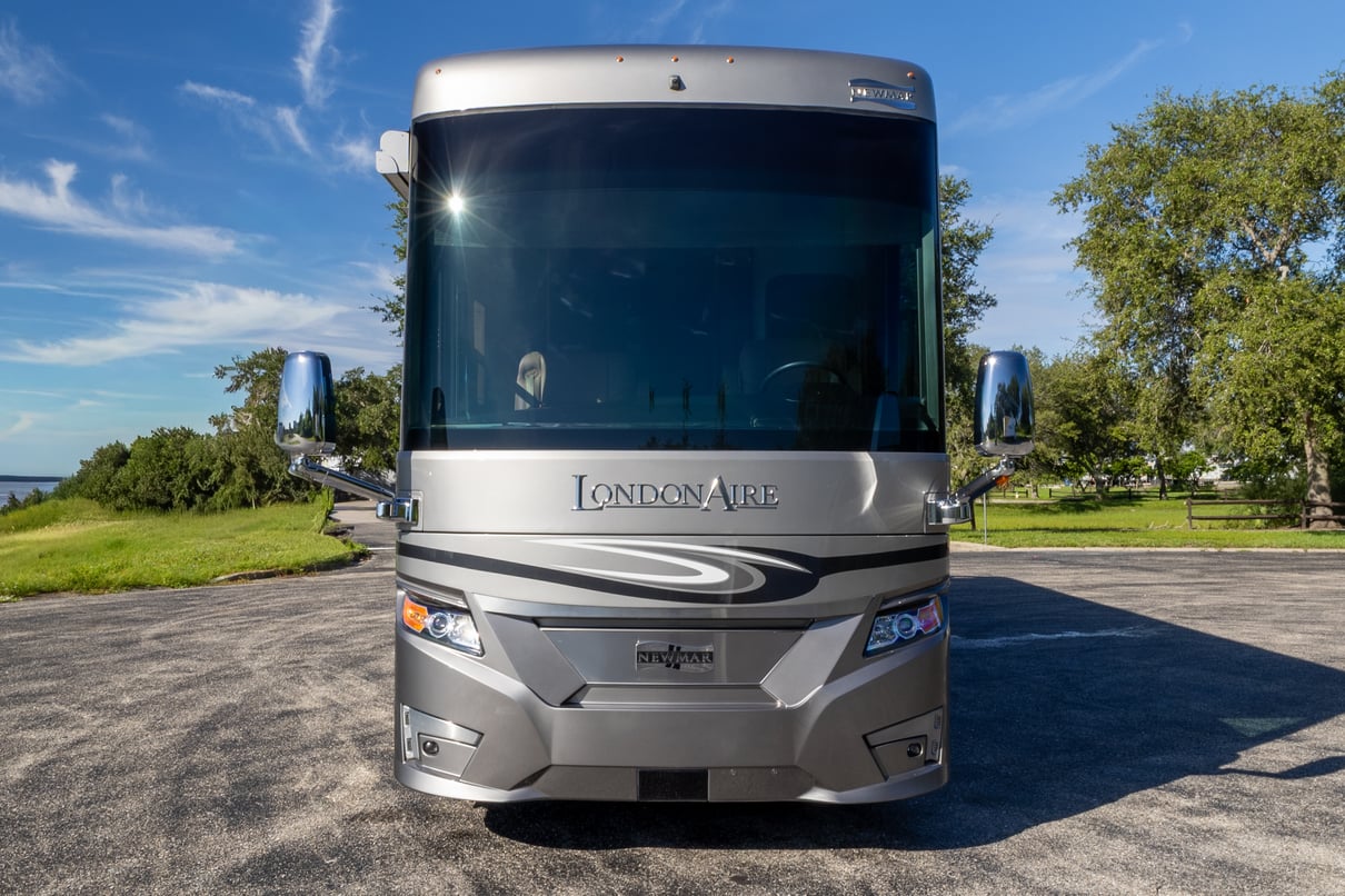2019 Newmar London Aire 4551 gallery image-12