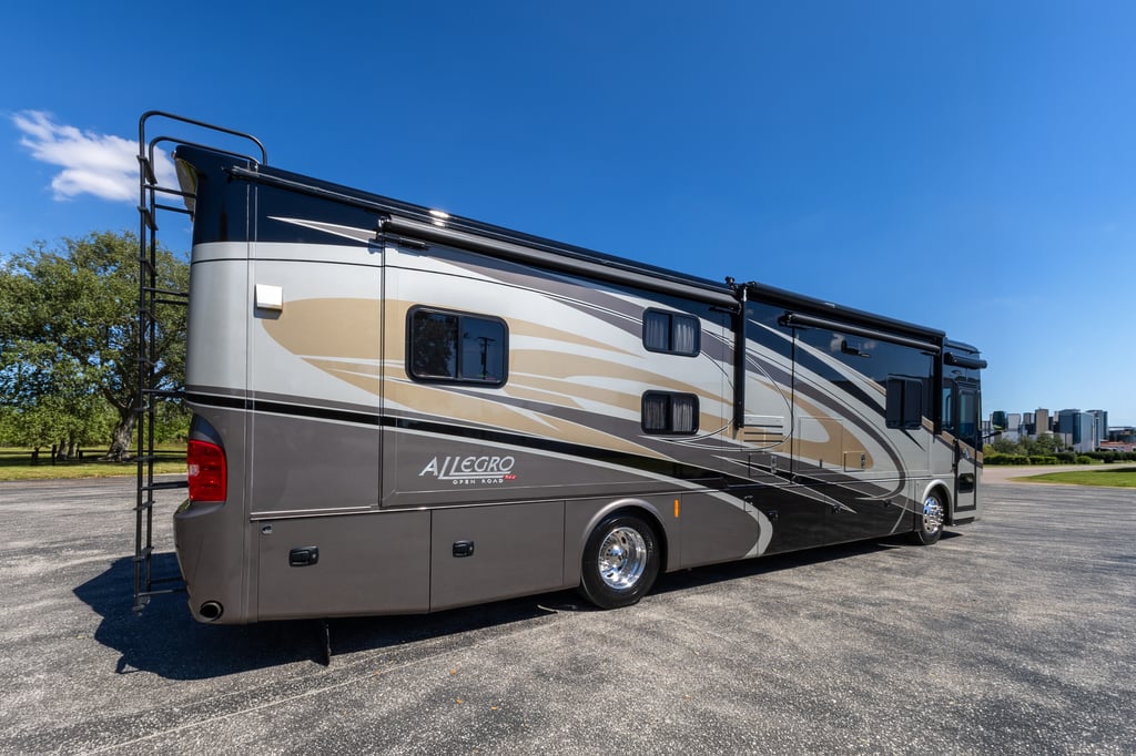 2017 Tiffin Allegro Red 38QBA