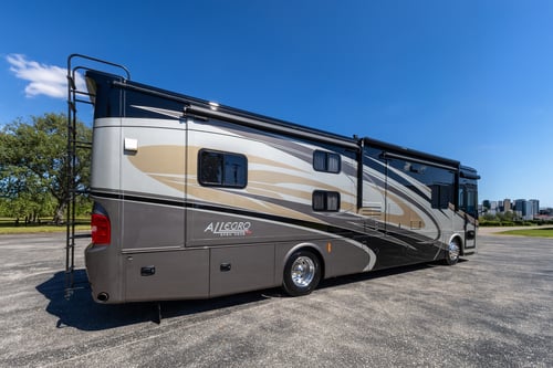 2017 Tiffin Allegro Red 38QBA