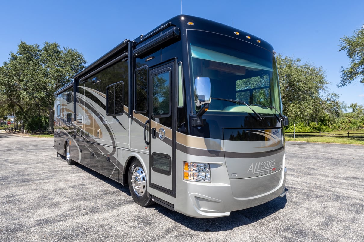 2017 Tiffin Allegro Red 38QBA gallery image-1