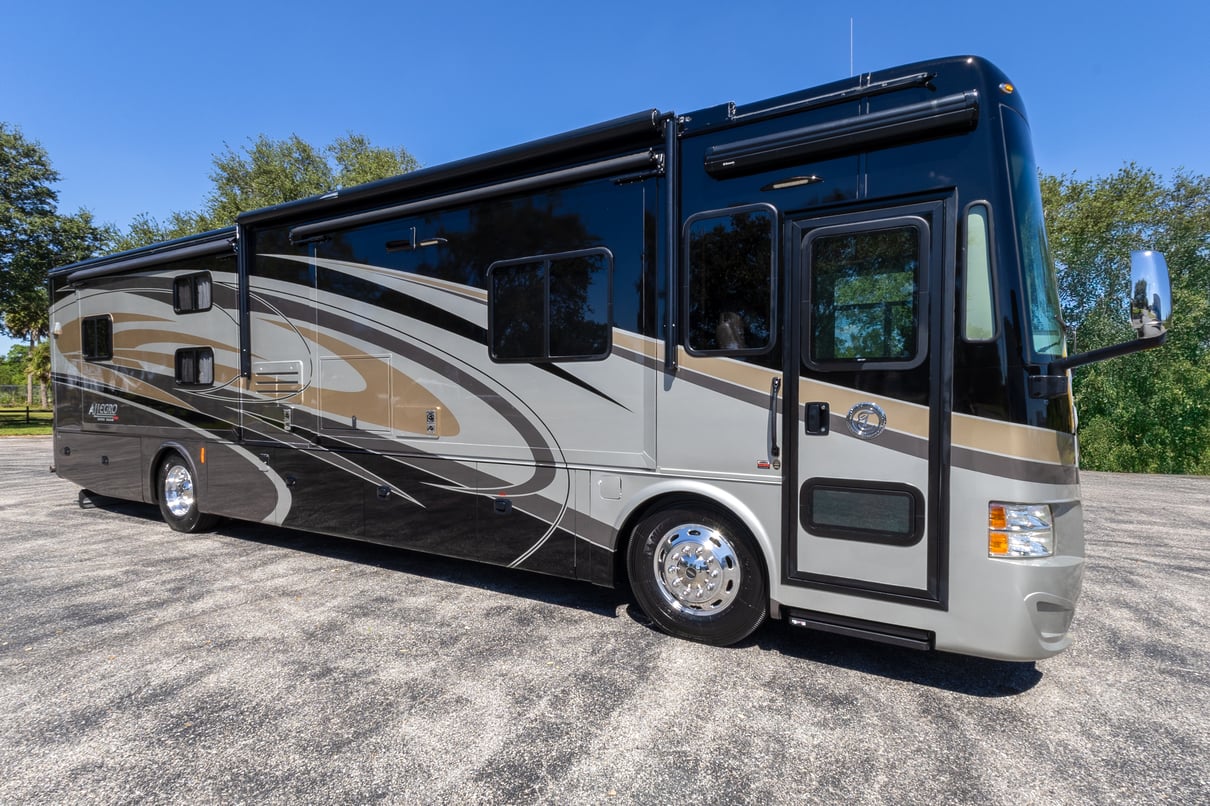 2017 Tiffin Allegro Red 38QBA gallery image-2