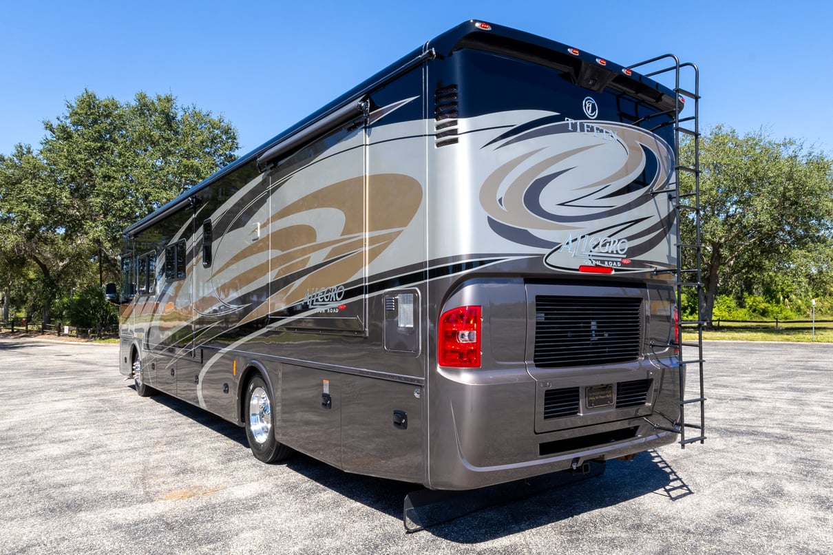 2017 Tiffin Allegro Red 38QBA gallery image-7