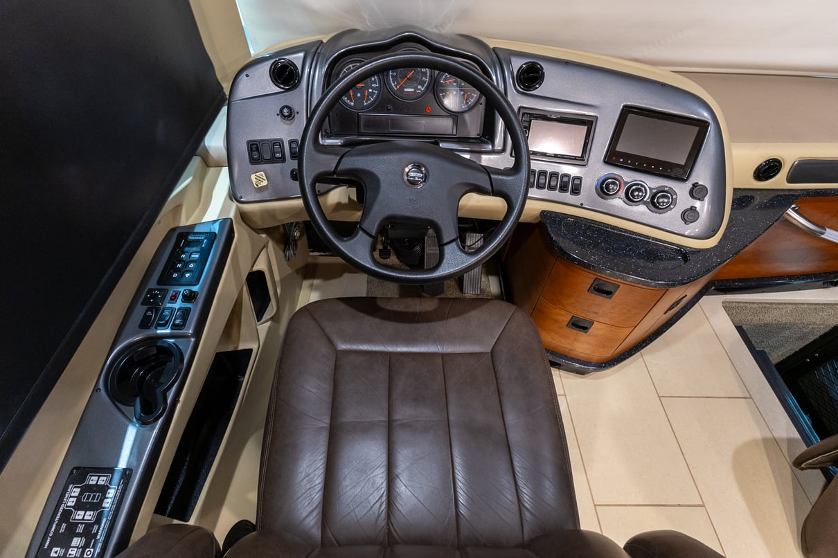 2017 Tiffin Allegro Red 38QBA gallery image-13