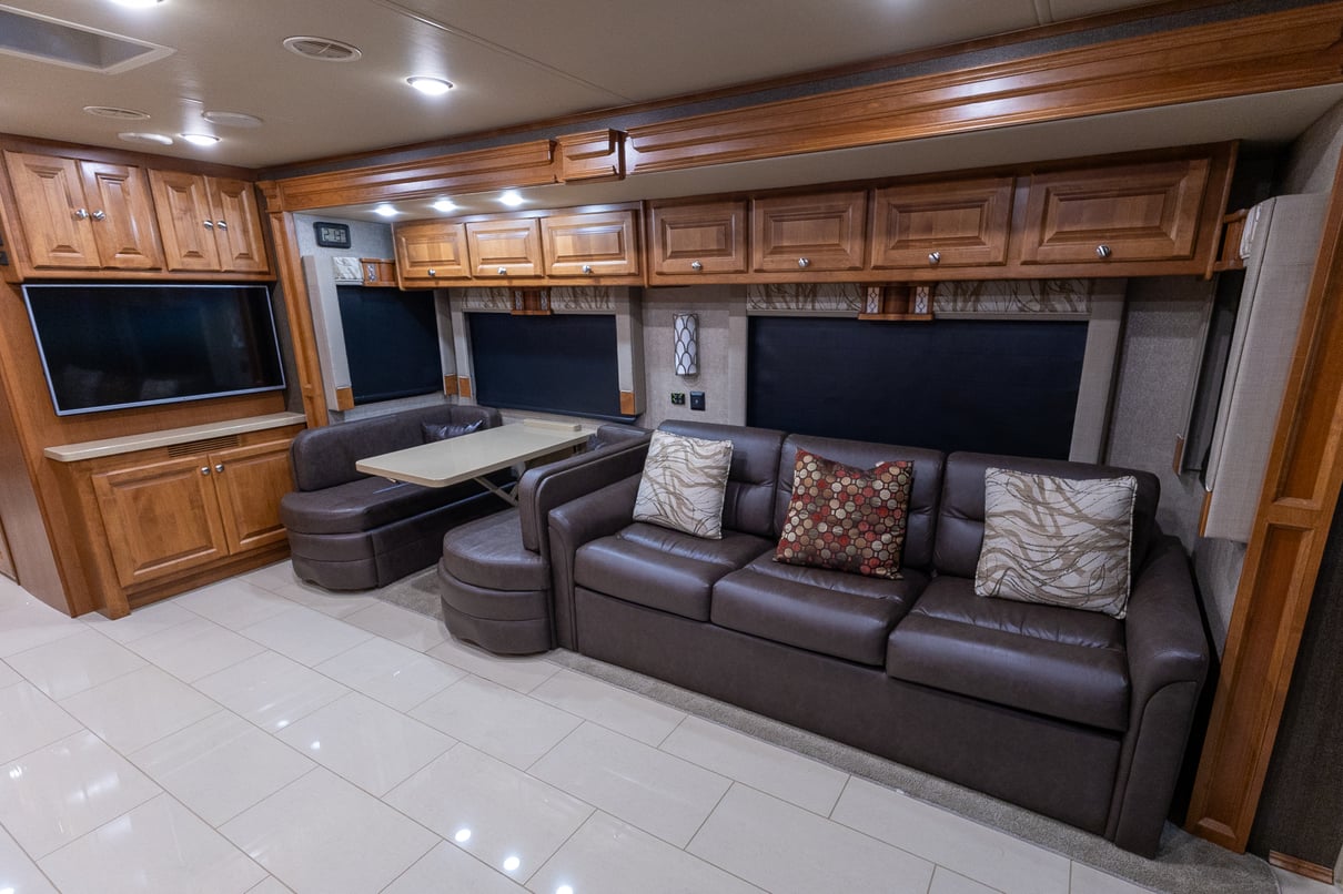 2017 Tiffin Allegro Red 38QBA gallery image-15