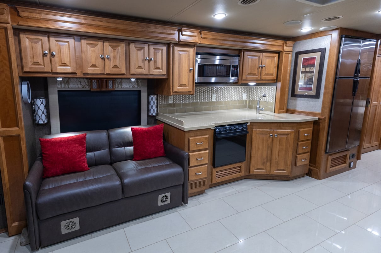 2017 Tiffin Allegro Red 38QBA gallery image-17