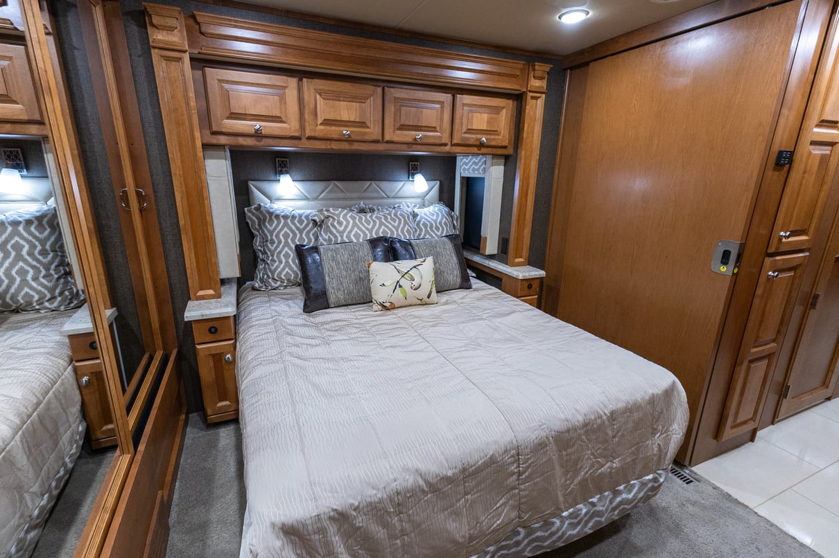 2017 Tiffin Allegro Red 38QBA gallery image-28
