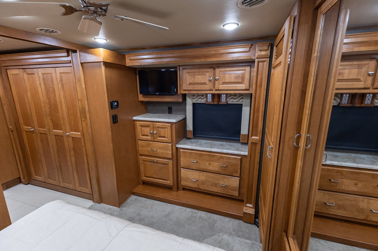 2017 Tiffin Allegro Red 38QBA gallery image-29