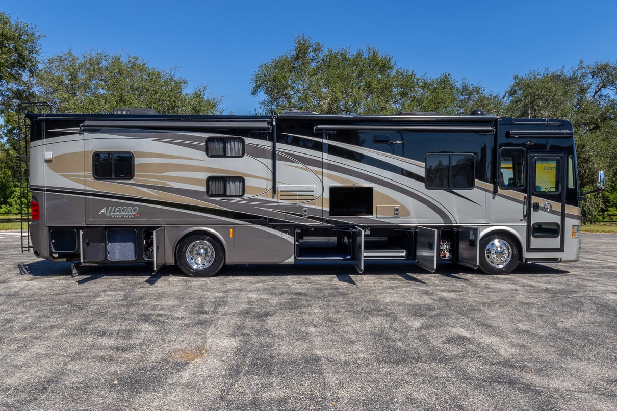 2017 Tiffin Allegro Red 38QBA gallery image-31