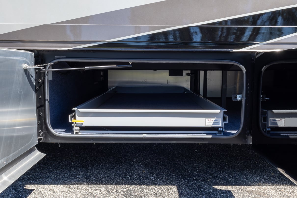 2017 Tiffin Allegro Red 38QBA gallery image-41