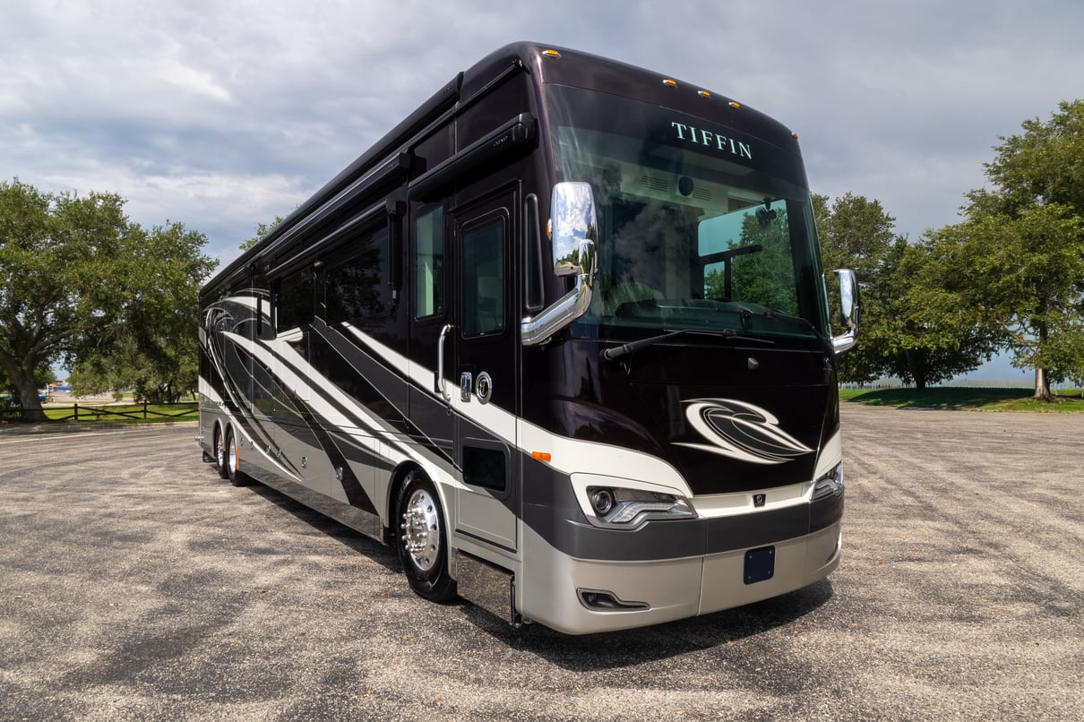2022 Tiffin Allegro Bus 45FP gallery image-1