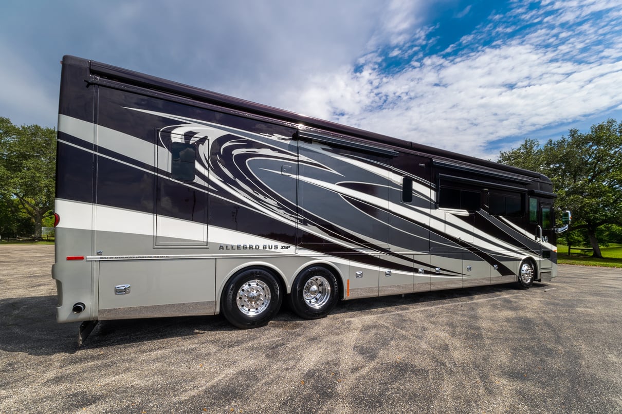2022 Tiffin Allegro Bus 45FP gallery image-4