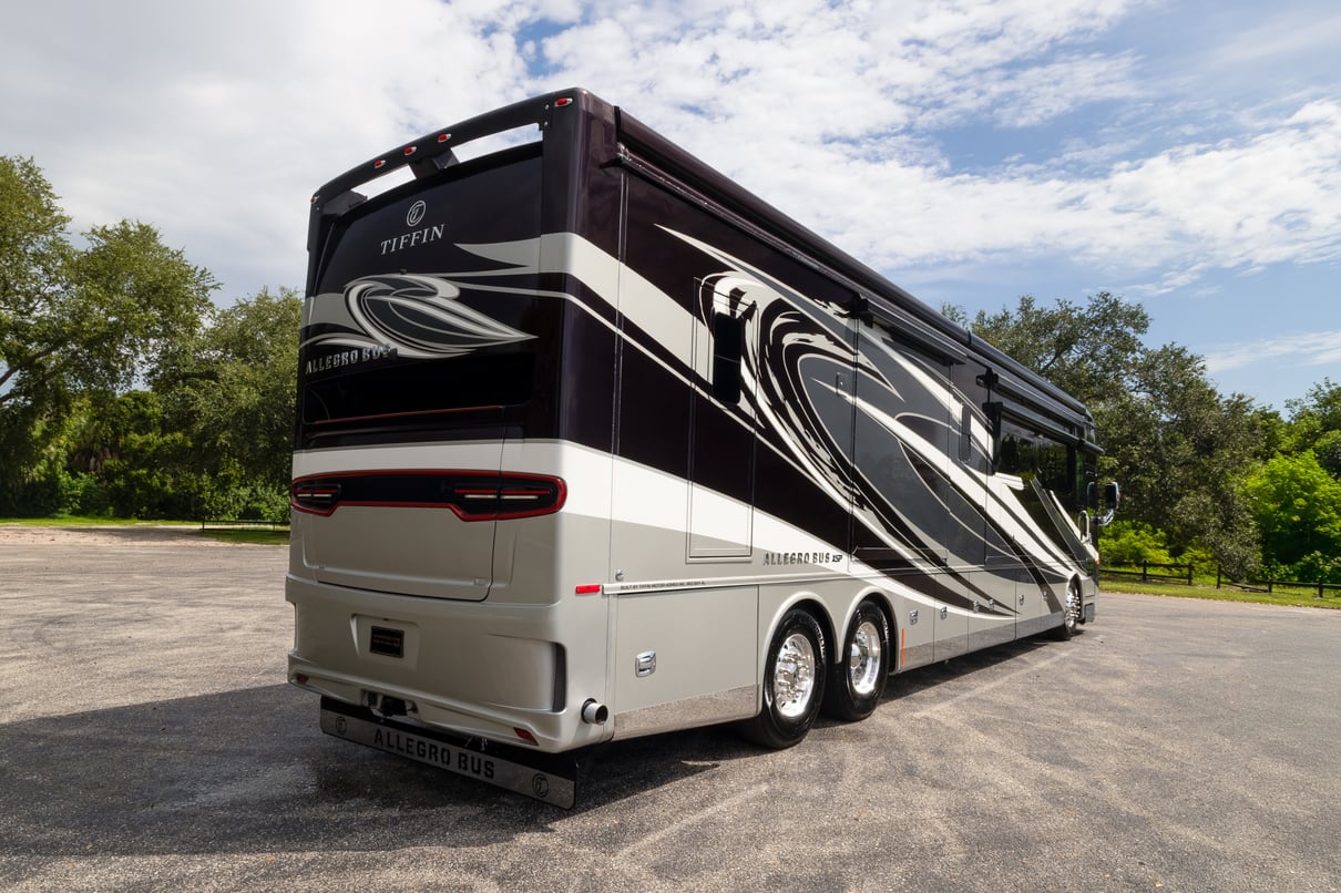2022 Tiffin Allegro Bus 45FP gallery image-5