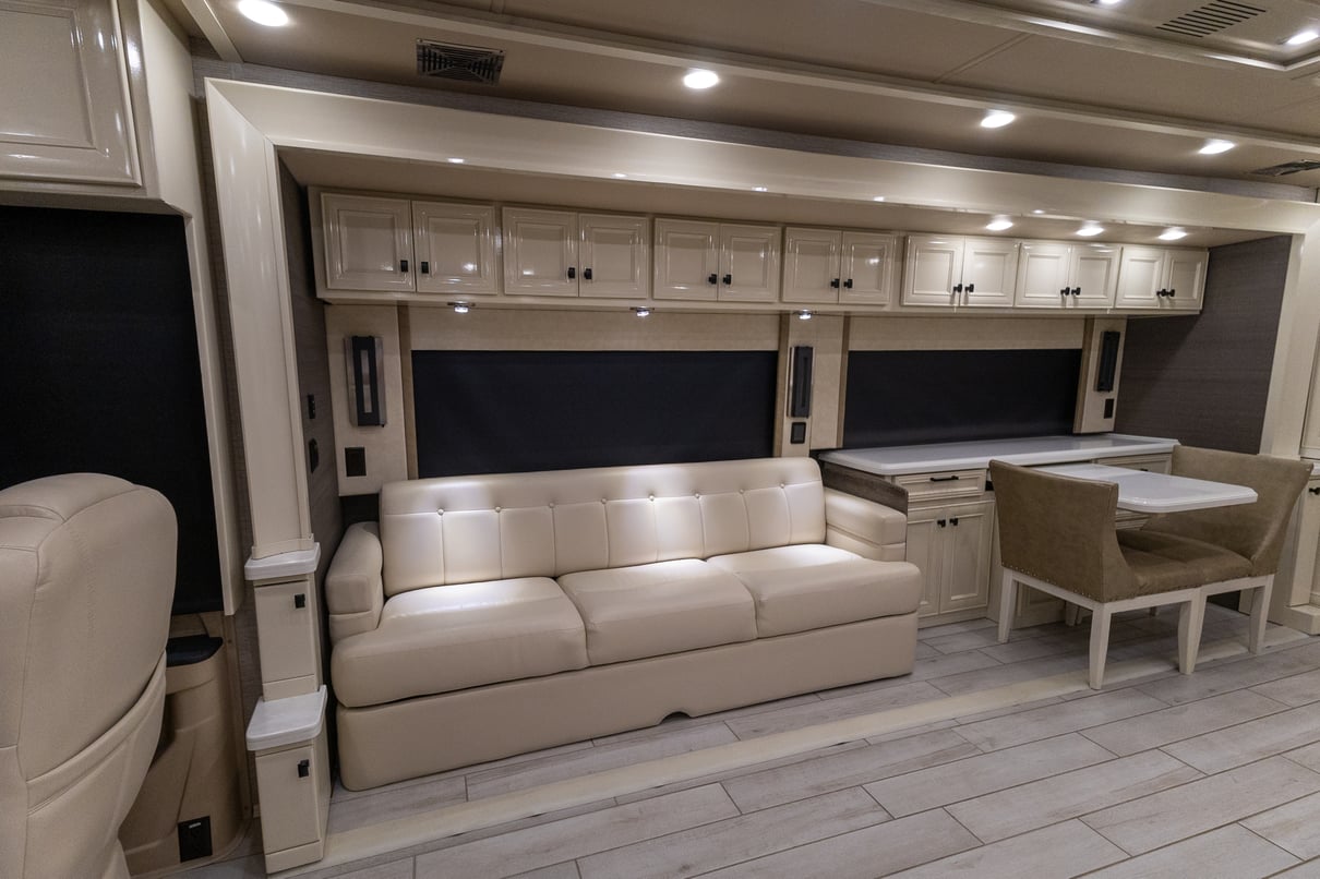 2022 Tiffin Allegro Bus 45FP gallery image-15