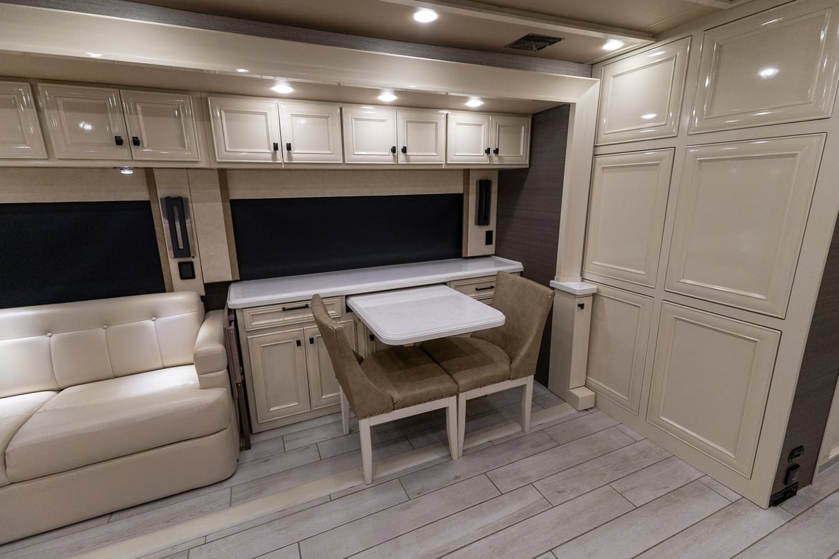 2022 Tiffin Allegro Bus 45FP gallery image-16