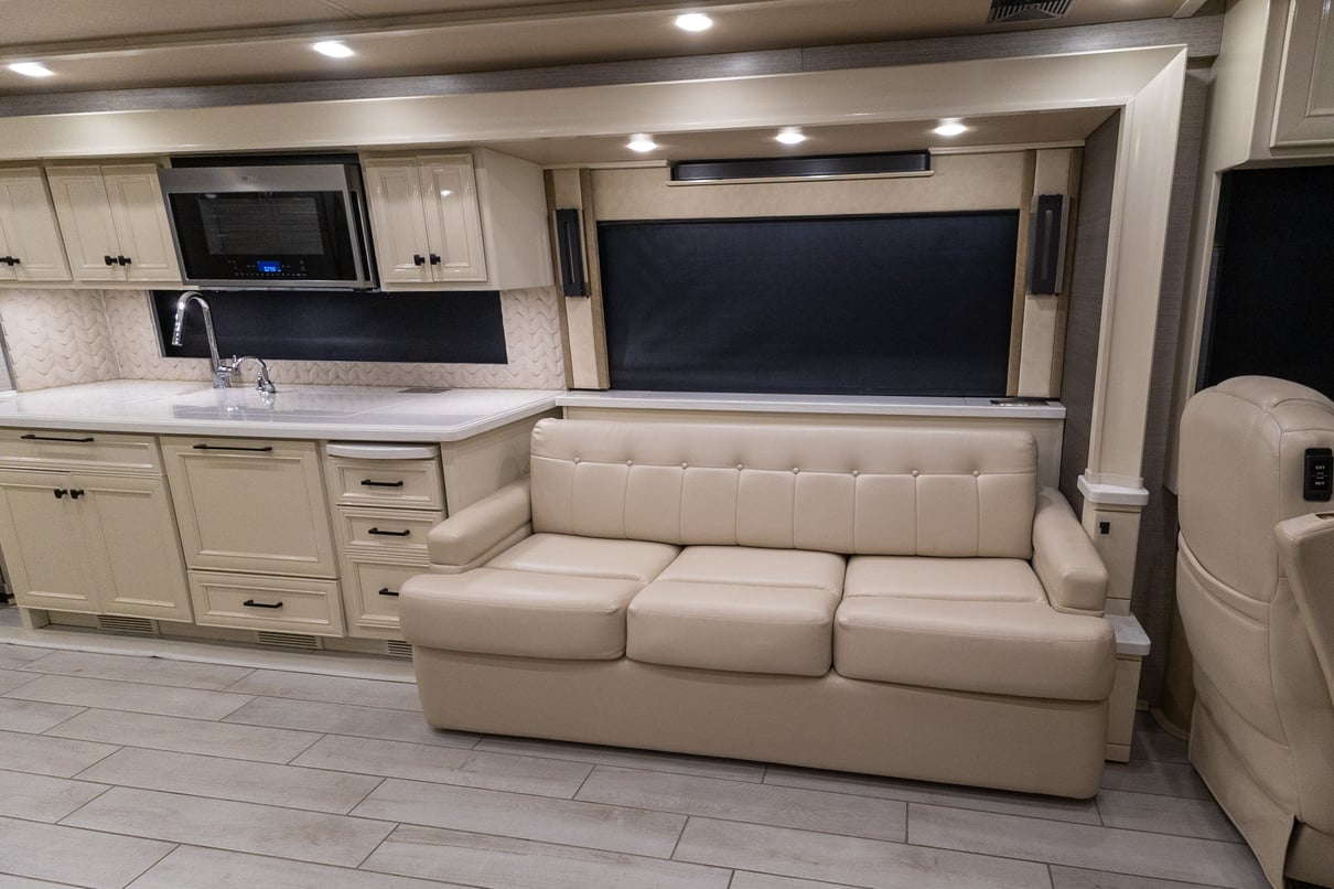 2022 Tiffin Allegro Bus 45FP gallery image-17