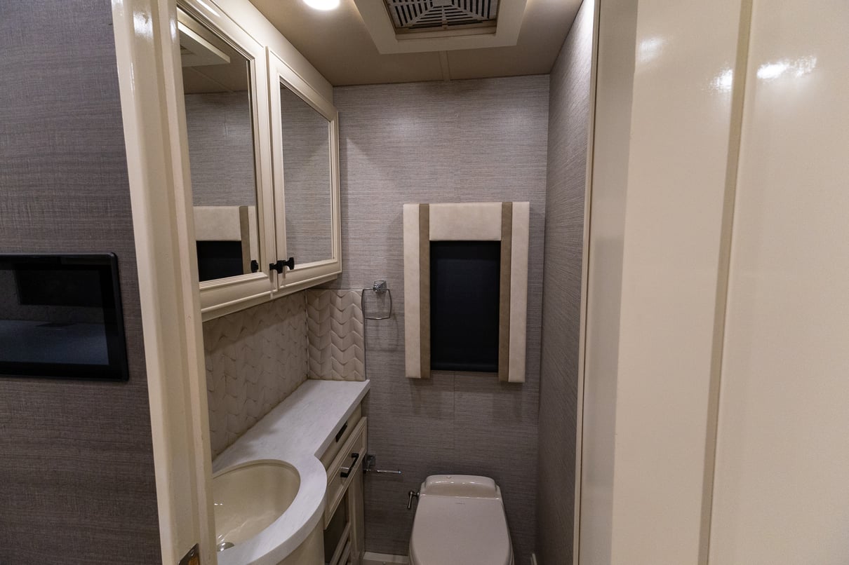 2022 Tiffin Allegro Bus 45FP gallery image-22