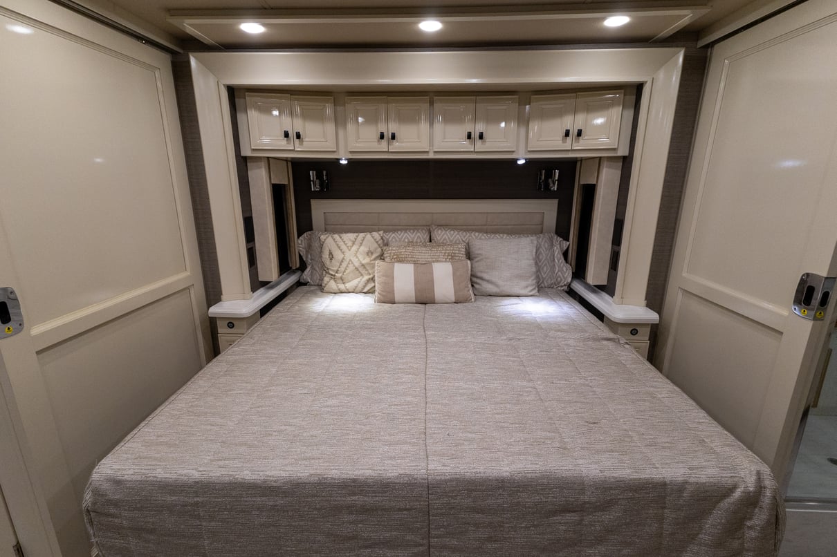 2022 Tiffin Allegro Bus 45FP gallery image-25