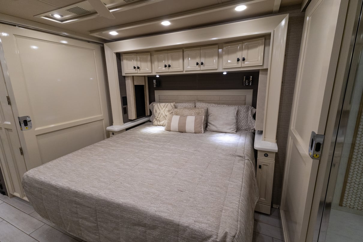2022 Tiffin Allegro Bus 45FP gallery image-26