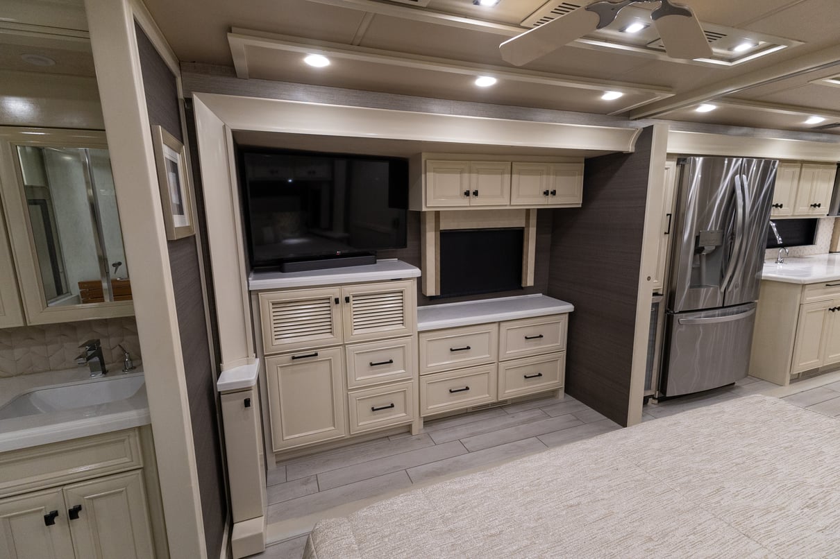 2022 Tiffin Allegro Bus 45FP gallery image-27