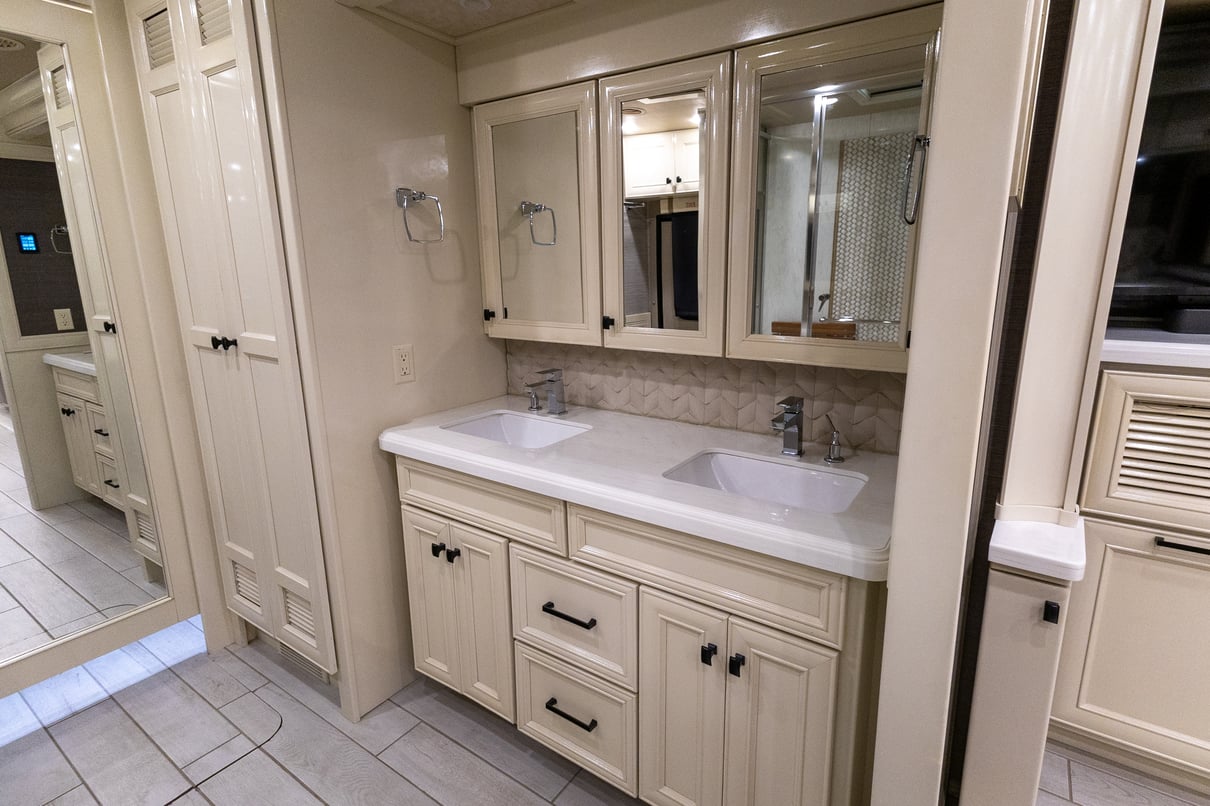 2022 Tiffin Allegro Bus 45FP gallery image-28