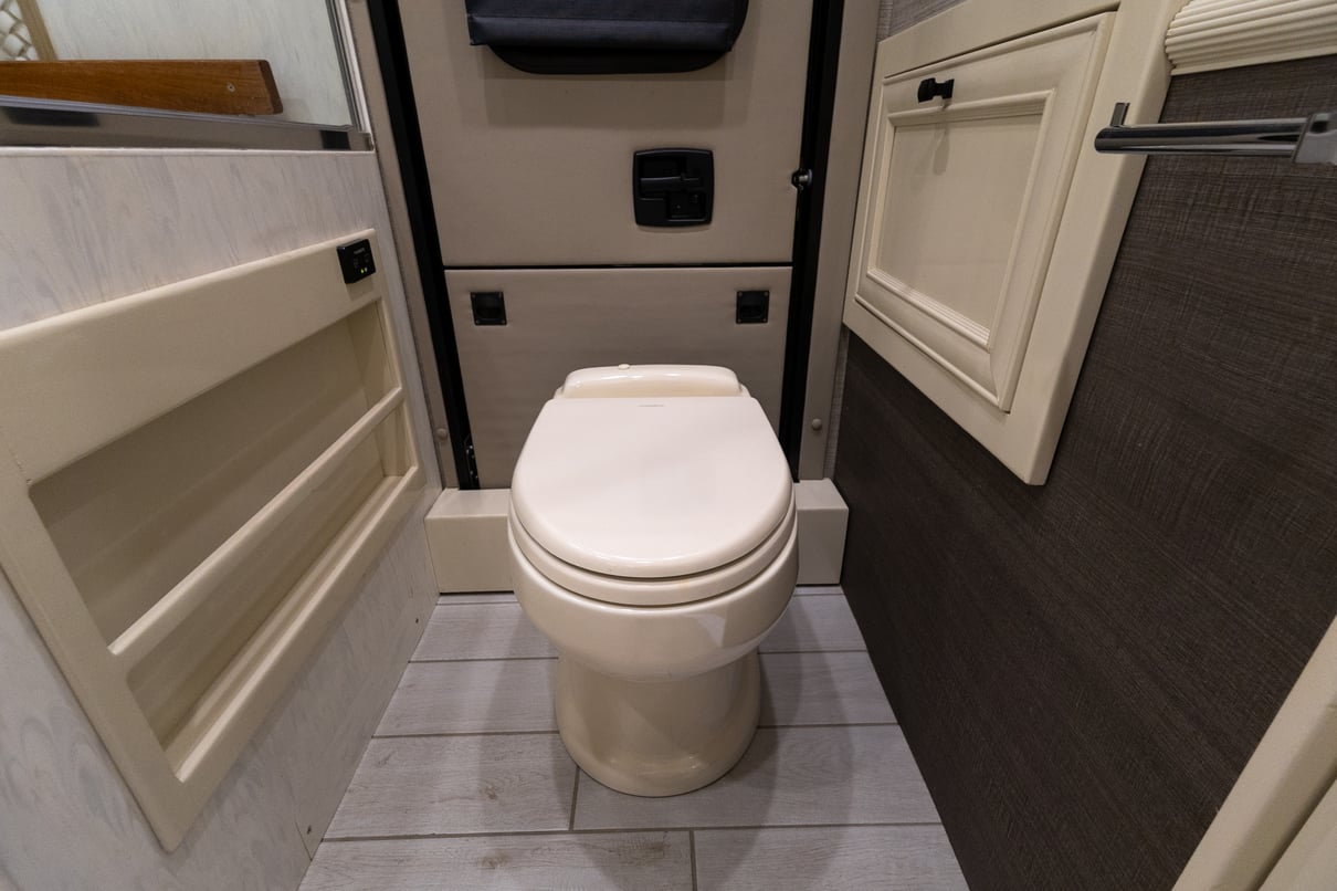 2022 Tiffin Allegro Bus 45FP gallery image-30